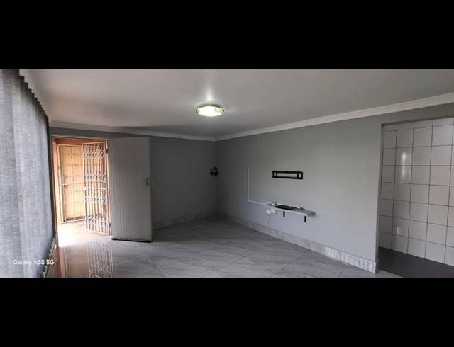 2 BEDROOM APARTMENT FOR SALE IN CLAYFIELD